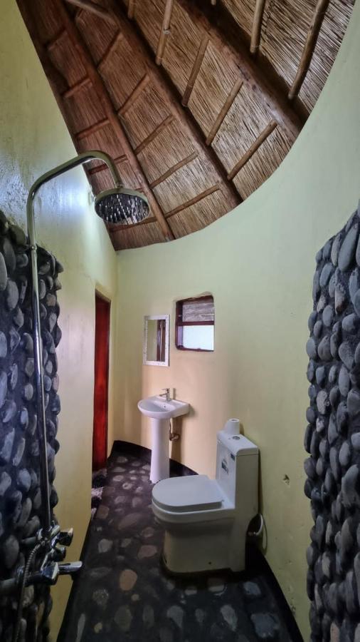 Lake Nyamirima Cottages Fort Portal Buitenkant foto