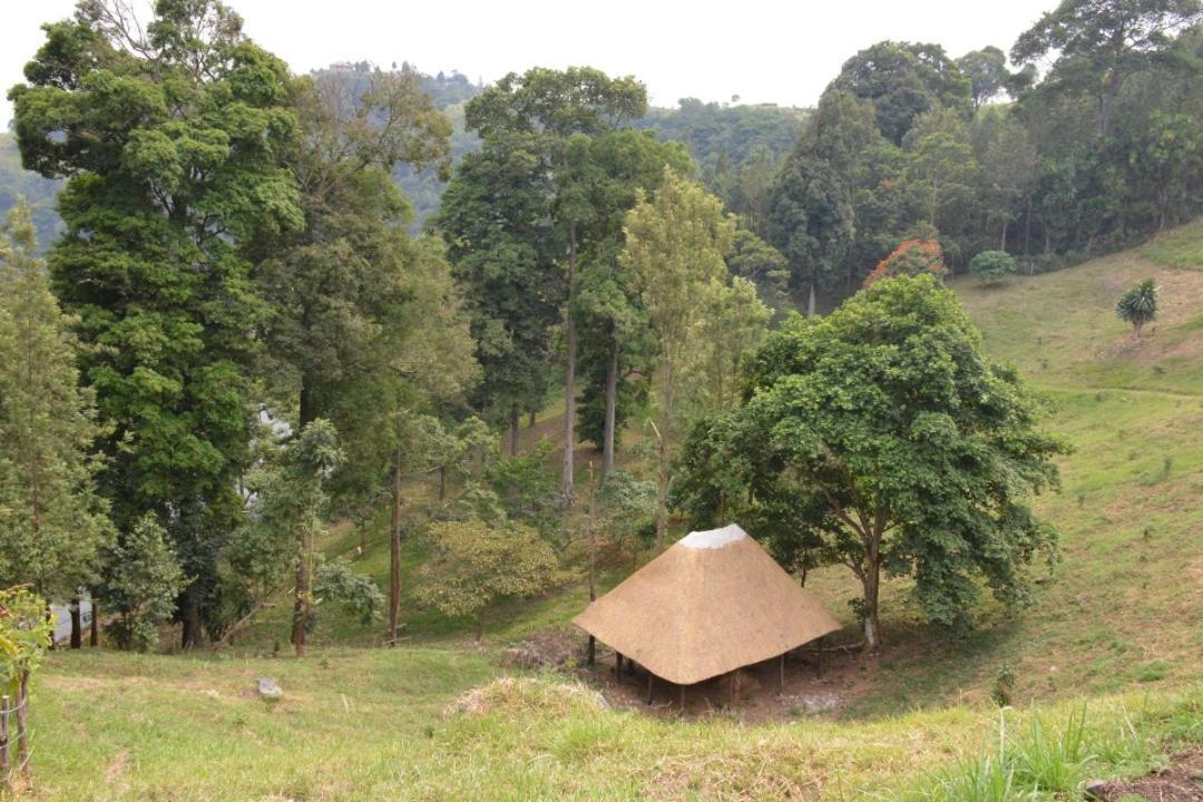 Lake Nyamirima Cottages Fort Portal Buitenkant foto