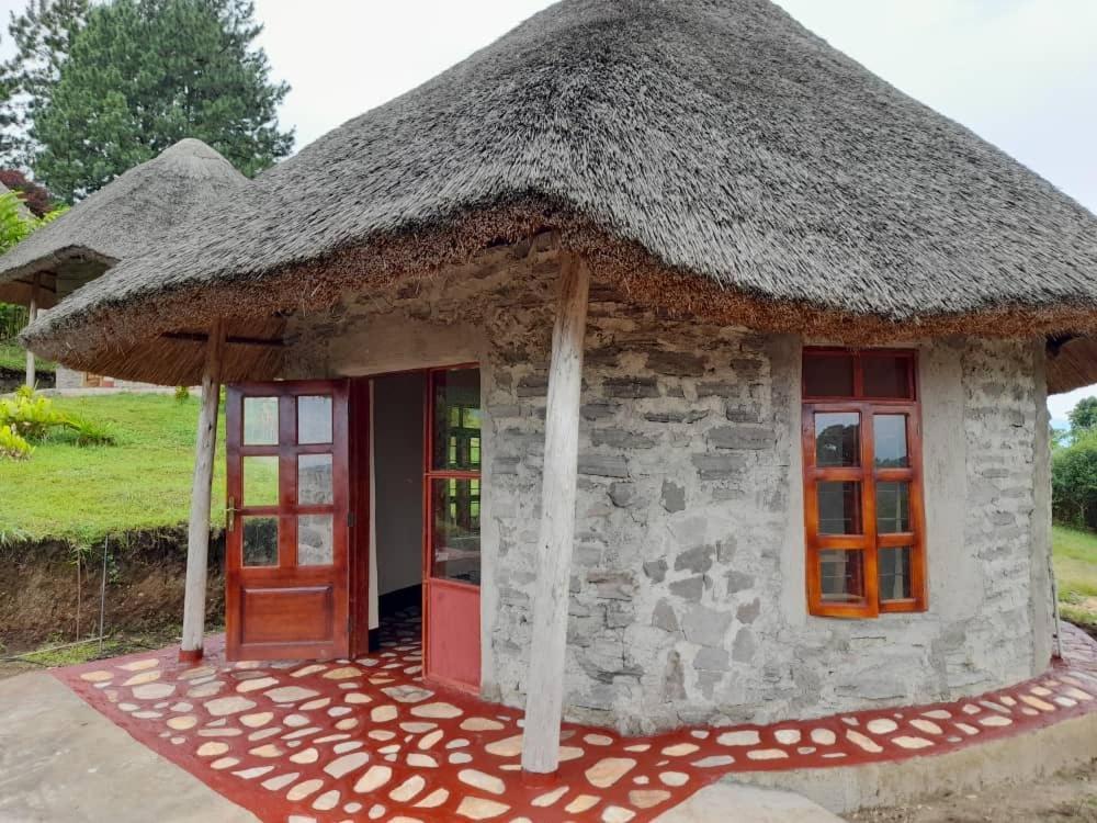 Lake Nyamirima Cottages Fort Portal Buitenkant foto