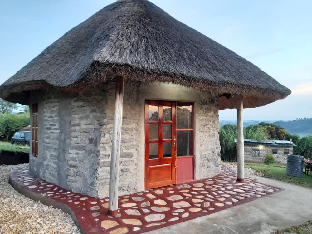 Lake Nyamirima Cottages Fort Portal Buitenkant foto